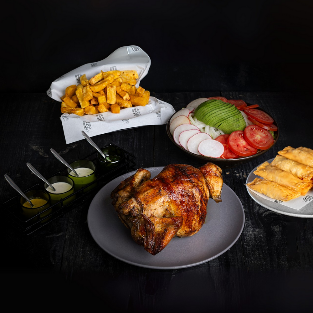 Combo pollo familiar + 4 tequeños a la brasa + papas fritas + ensalada fresca